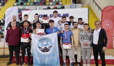 Mudanyalı güreşçiler Türkiye Şampiyonu oldu