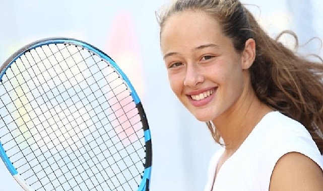 Bioderma tenisin ışıldayan yıldızı Zeynep Sönmez’e sponsor oldu