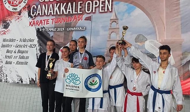 Nilüferli sporcular Karate Turnuvası'ndan ödülle döndü