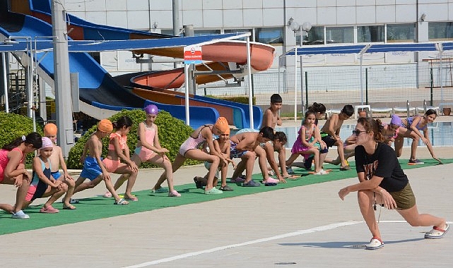 Torbalı Belediyesi'nde yüzme kursları başladı