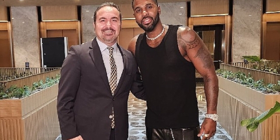 Müziğin dahi çocuğu Jason Derulo Türk kahvaltısına hayran kaldı