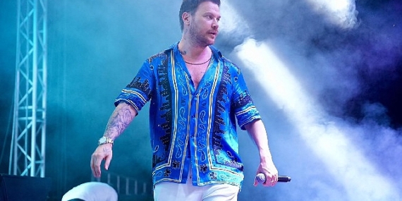 Sinan Akçıl'dan Görkemli Açılış Konseri: 20 Bin Manisalı İle Coşkulu Gece