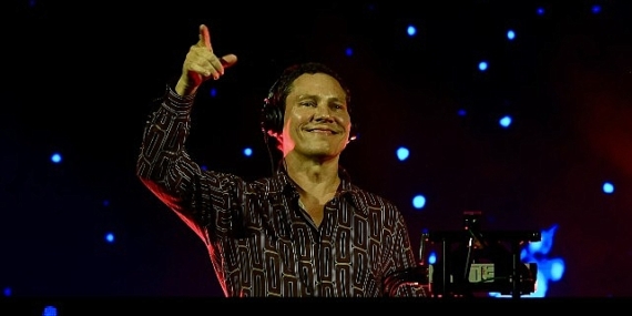 Tiësto, İstanbul'da on binlerle buluştu!