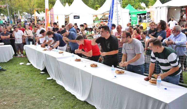 bursa-da-en-cok-yiyenlerin-kazandigi-festival-1726323046-876_large.webp