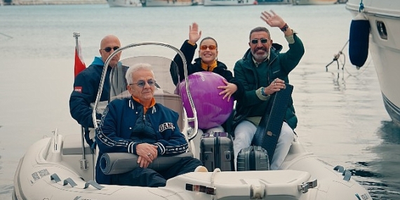 GAİN'in yeni sohbet programı “Alarga" da Zafer Algöz ve Hakan Altun teknede leziz sofralar kurup ünlü arkadaşlarını ağırlıyor!