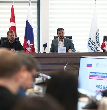 rus-is-insanlari-bagcilarda