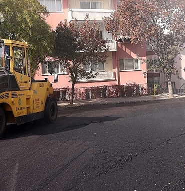 6-ayda-122-sokakta-tam-kaplama-asfalt-calismasi
