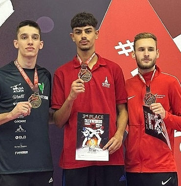 buyuksehirin-sporculari-izmire-madalyalarla-dondu