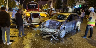 duzce-de-iki-otomobil-carpisti-3-yarali-1728281467-278_large.webp