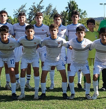 kemer-belediye-spor-evinde-galip-geldi