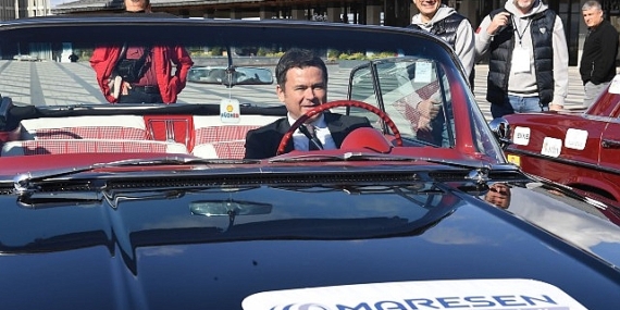 Klasik otomobiller Başkan Aydın’ın startıyla yola çıktı