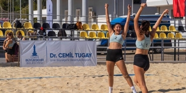liseli-genclerden-plaj-voleybolu-ve-muzik-soleni