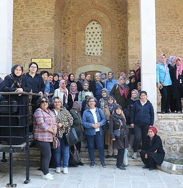 demircili-kadinlar-adim-adim-manisayi-gezdi