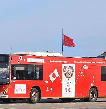 iettden-turkiye-japonya-100-yili-icin-ozel-otobus