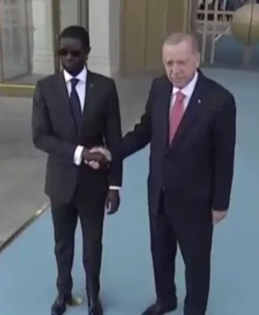 senegal-cumhurbaskani-ankara-da-1730380030-246_large.webp