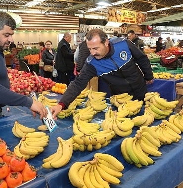 bayrakli-zabitasindan-pazar-yeri-denetimi