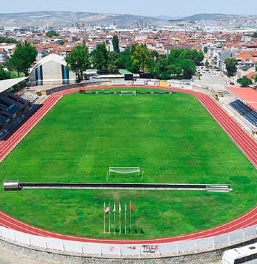 inegol-ilce-stadyumu-zemini-bakima-alindi