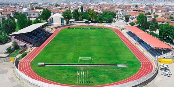 İnegöl İlçe Stadyumu Zemini Bakıma Alındı