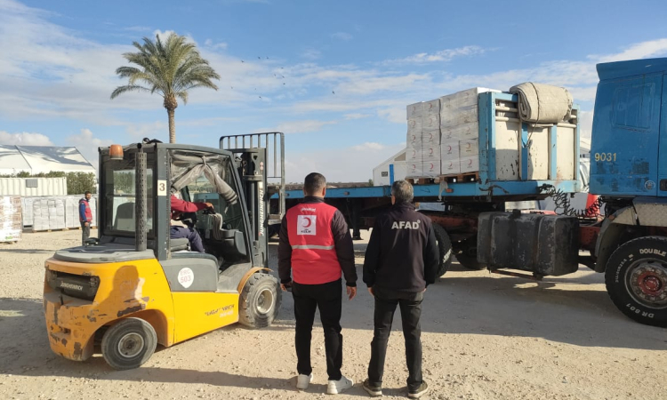 1737712692-turk-kizilay-gazze-yardimlari-basladi4-1737714154-839-x750