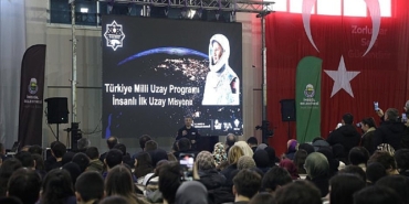 astronot-alper-gezeravci-inegolde-ogrencilerle-bulustu