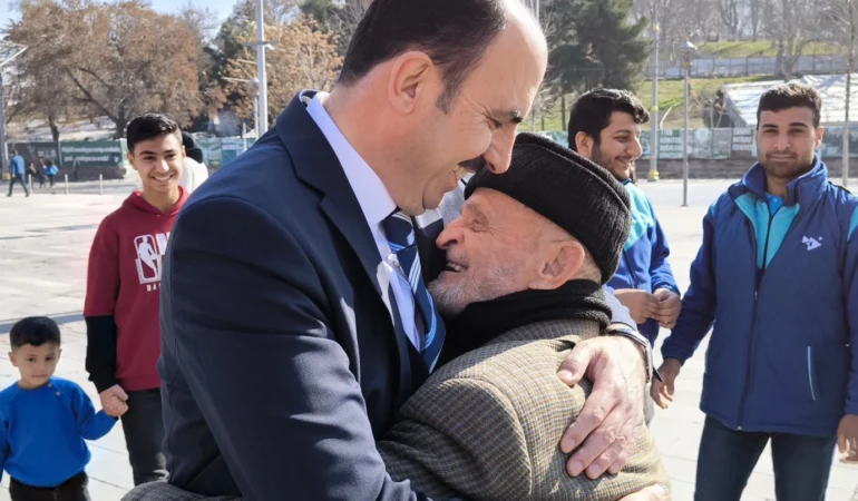 baskan-altay-konyalilarla-bir-araya-geldi-1738330644-114_large.webp
