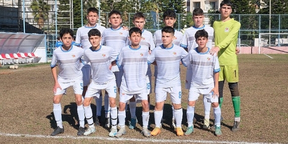 Kemer Belediye Merkez Spor evinde galip geldi