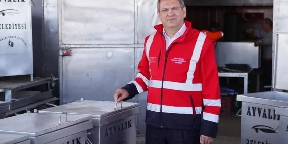 Balıkesir Ayvalık’ta çöp konteynerleri uygun maliyetle üretiliyor