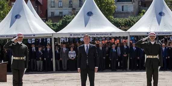 celal-bayar-kabri-basinda-anildi