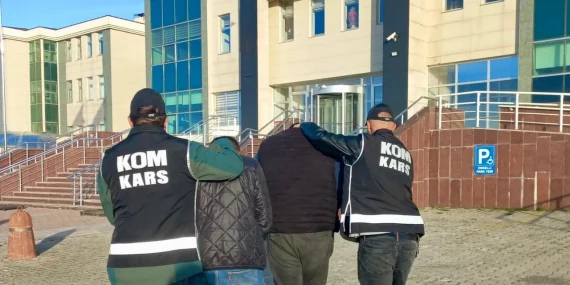 Kars’ta 9 yıl hapis cezası bulunan abi kardeş yakalandı