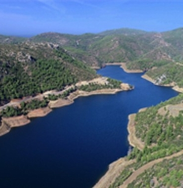 karareis-baraji-devreye-girdi-cesmede-zorunlu-kesintiler-bitti