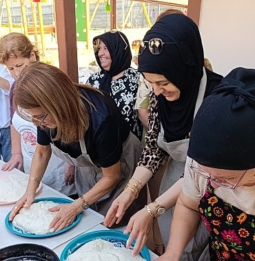 irfaniyede-ekmekler-kadin-dayanismasiyla-pisti