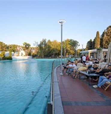 izmirliler-yenilenen-gol-gazinosuna-akin-etti