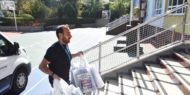 kadikoy-belediyesinden-ilkokul-ogrencilerine-kirtasiye-destegi