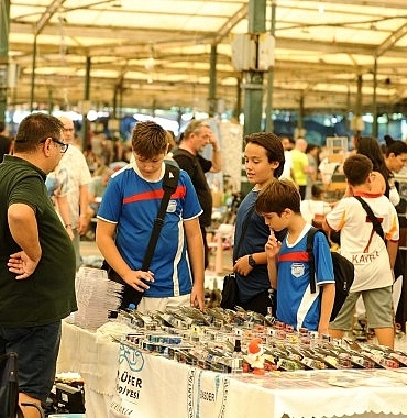 karsiyakada-hasret-sona-erdi-2-el-pazari-geri-dondu-1