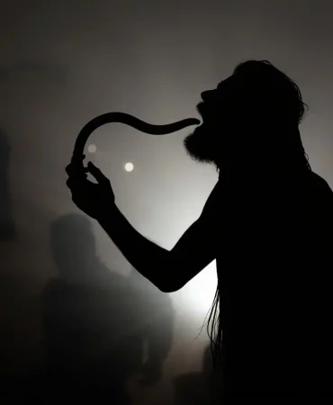 insanin-yilan-yutmasi (1)