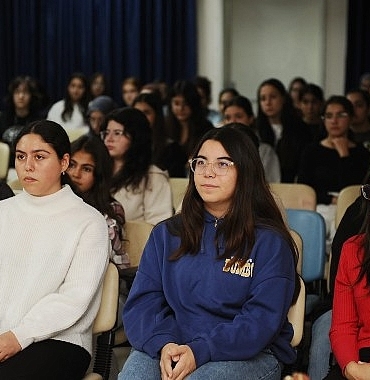 kargemde-kiz-ogrencilere-kadin-sagligi-egitimi