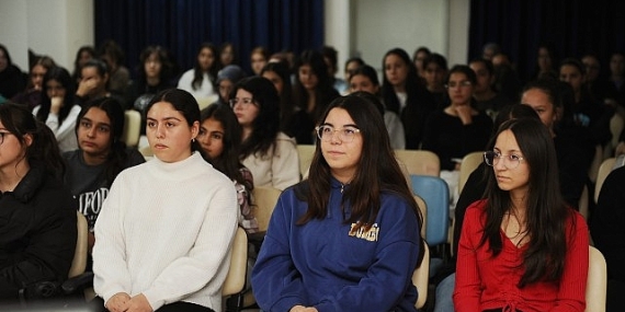 kargemde-kiz-ogrencilere-kadin-sagligi-egitimi