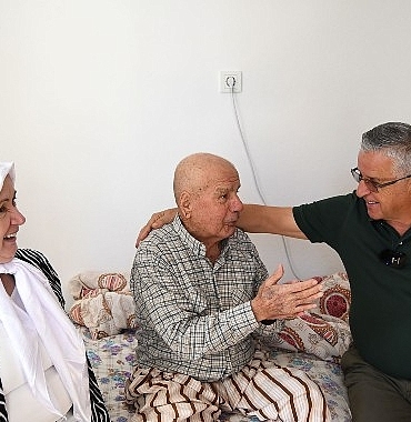 kemerin-ulu-cinarlarina-anlamli-ziyaret