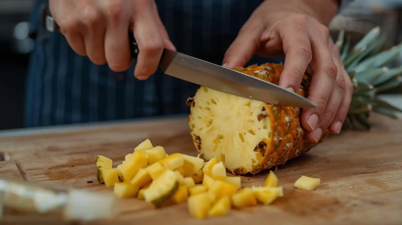 Rüyada Ananas Kesmek Ne Anlama Gelir?